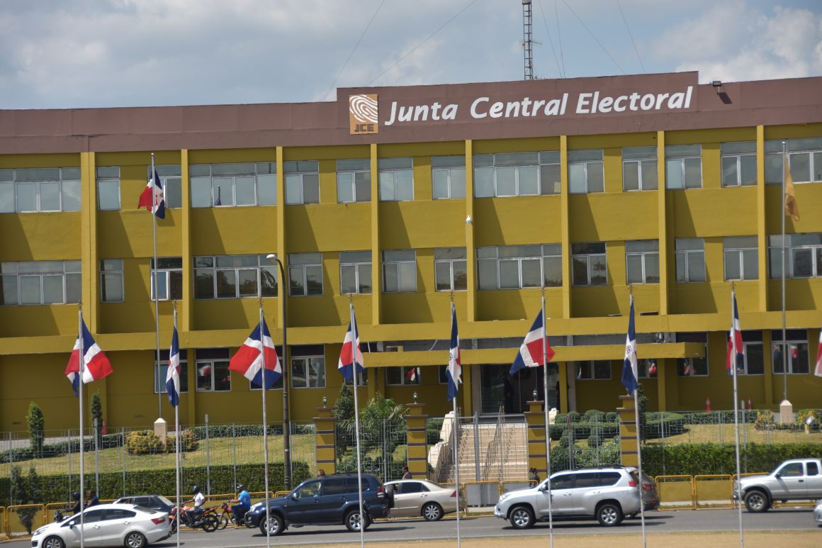 JCE suspende a 5 encargados del voto dominicano en Estados Unidos