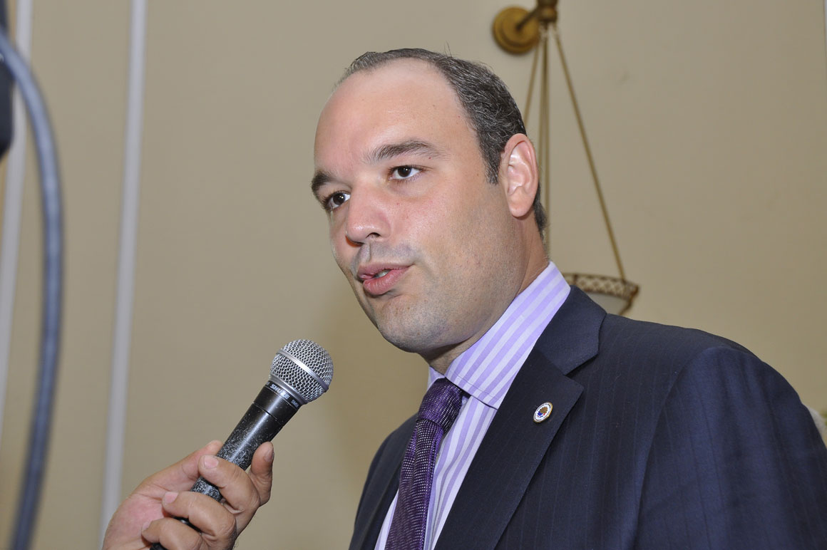 José del Castillo aboga por elección de jueces apartidistas en el TSE