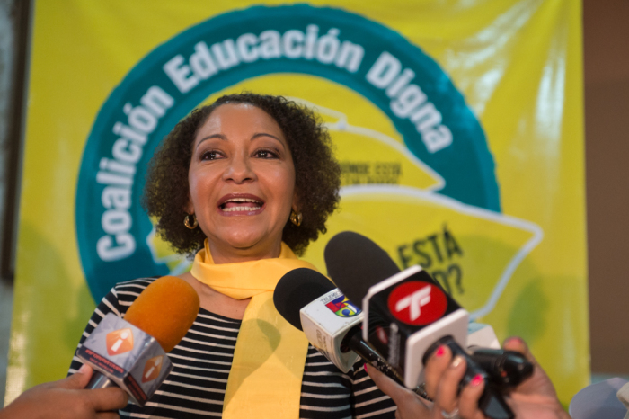 Estudiantes de San Juan proponen a María Teresa Cabrera como Defensora del Pueblo