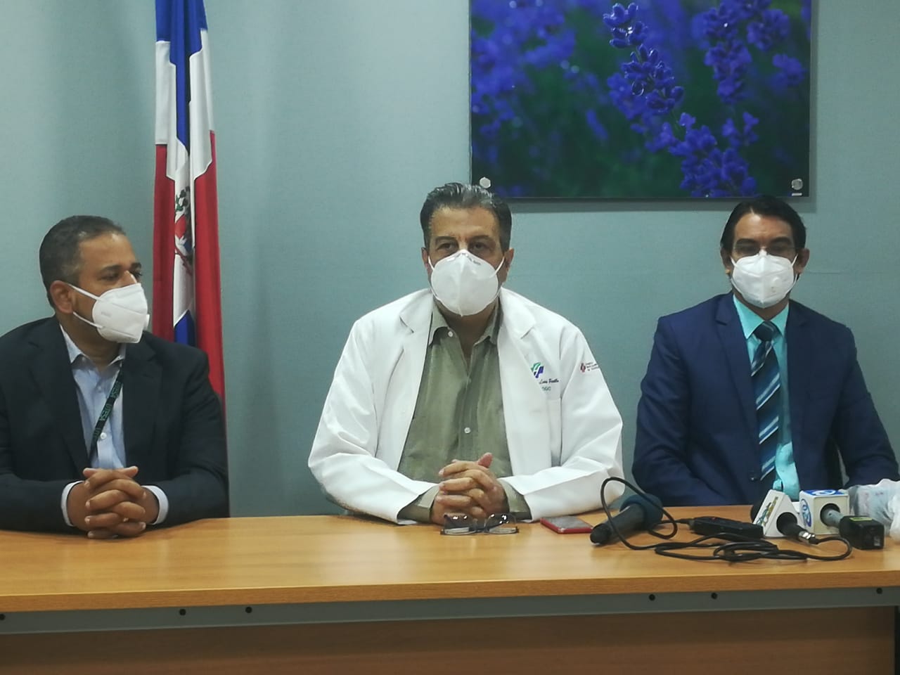 Denuncian 30 % del personal nombrado en Hospital Cabral y Báez no trabaja