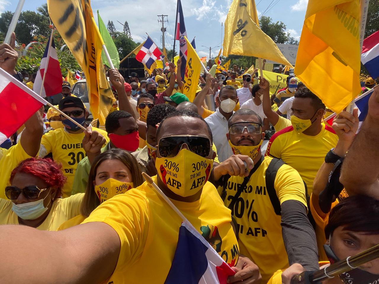 Movimiento que exige el 30 % de las AFP se manifiesta en Santiago