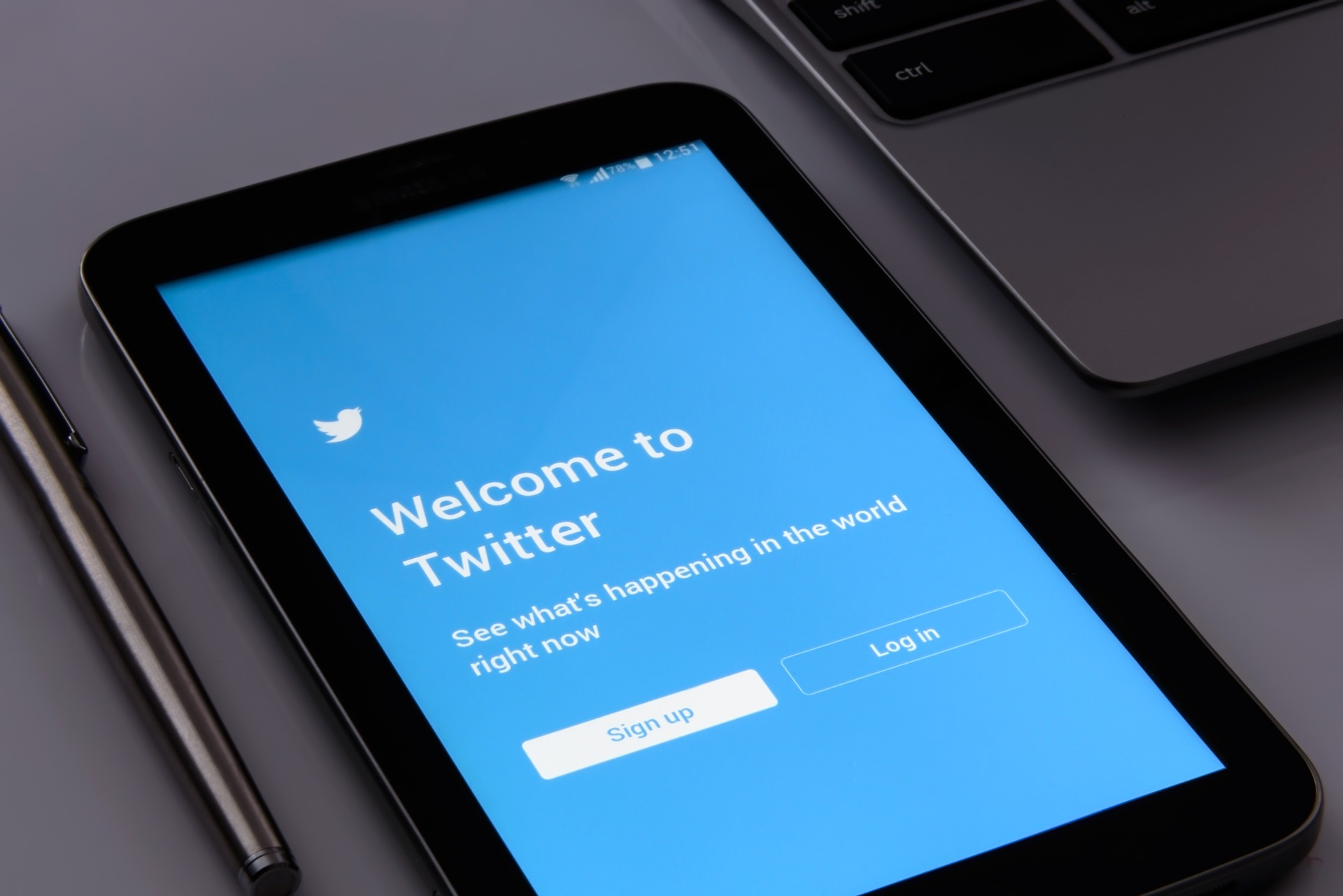 Twitter lanza 'Birdwatch' para detectar tuits engañosos