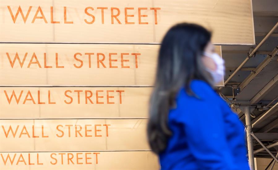Wall Street cierra verde y Dow Jones sube 0,43 % por expectativa de estímulo