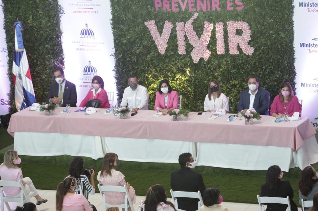 Primera Dama inicia chequeos gratuitos para detectar cáncer de mama