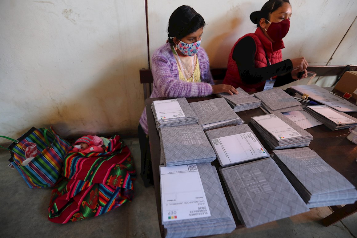 Elecciones en Bolivia transcurren con gran afluencia de votantes y en calma