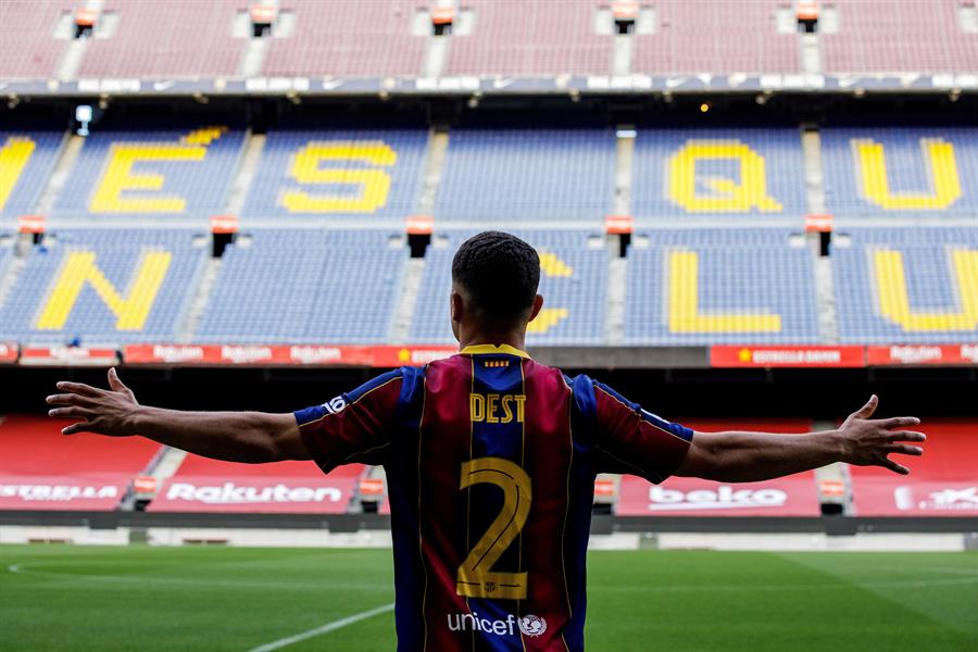 Sergiño Dest honrado ser primer estadounidense del Barça