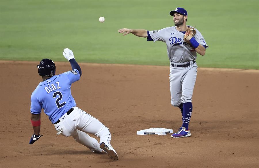 Díaz y Arozarena mantienen activos sus bates frente a los Dodgers