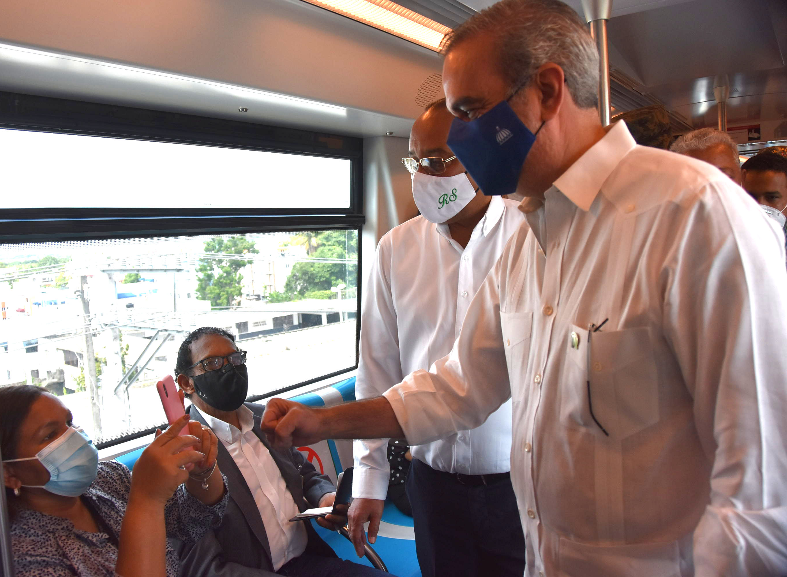 Abinader hace recorrido por el Metro de Santo Domingo y anuncia su ampliación