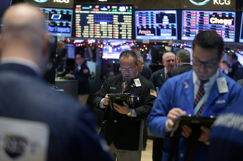 Wall Street abre mixto y el Dow Jones sube 0,18 % pendiente de estímulo y Fed