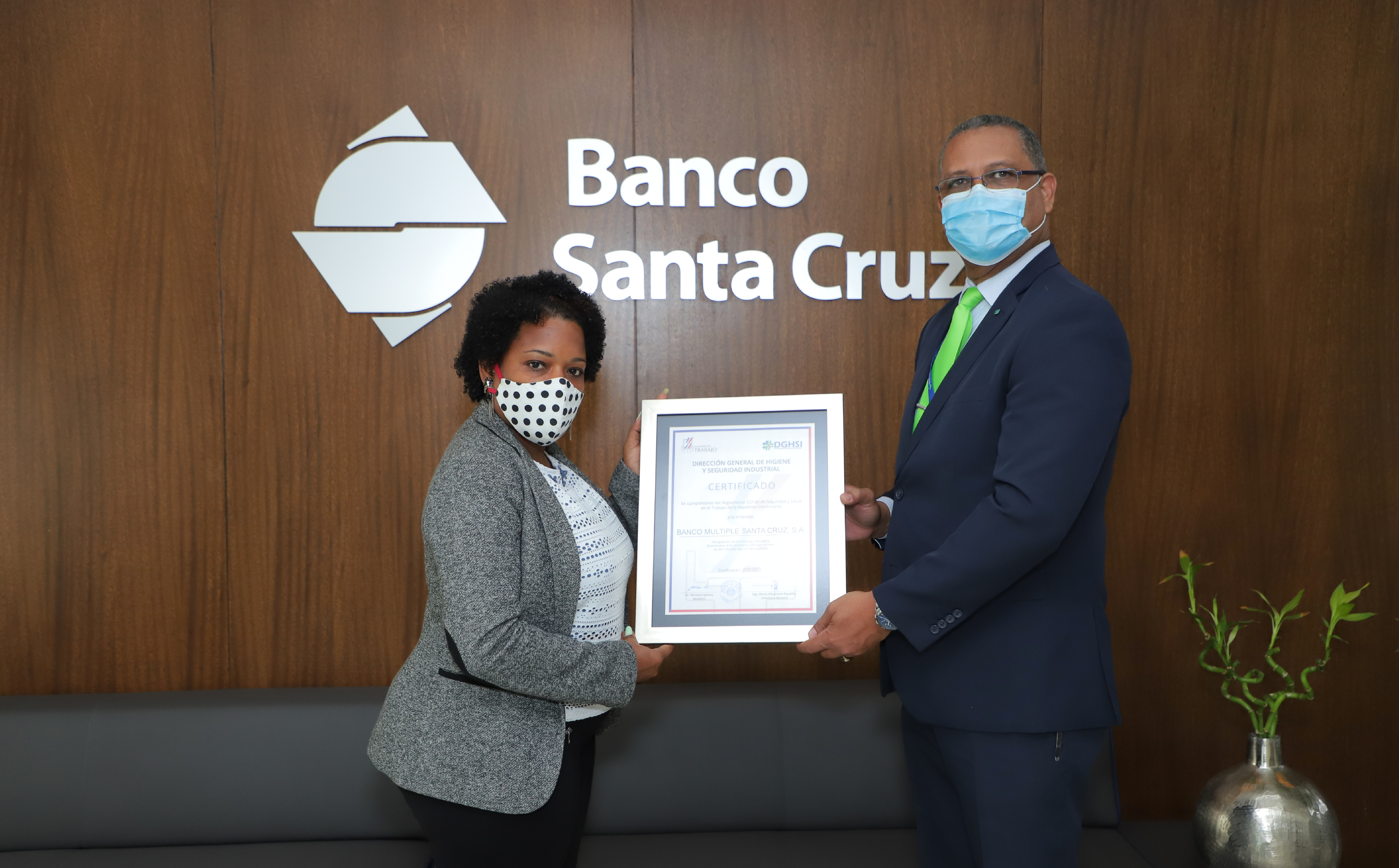Banco Santa Cruz, certificado en normas de seguridad y salud en el trabajo