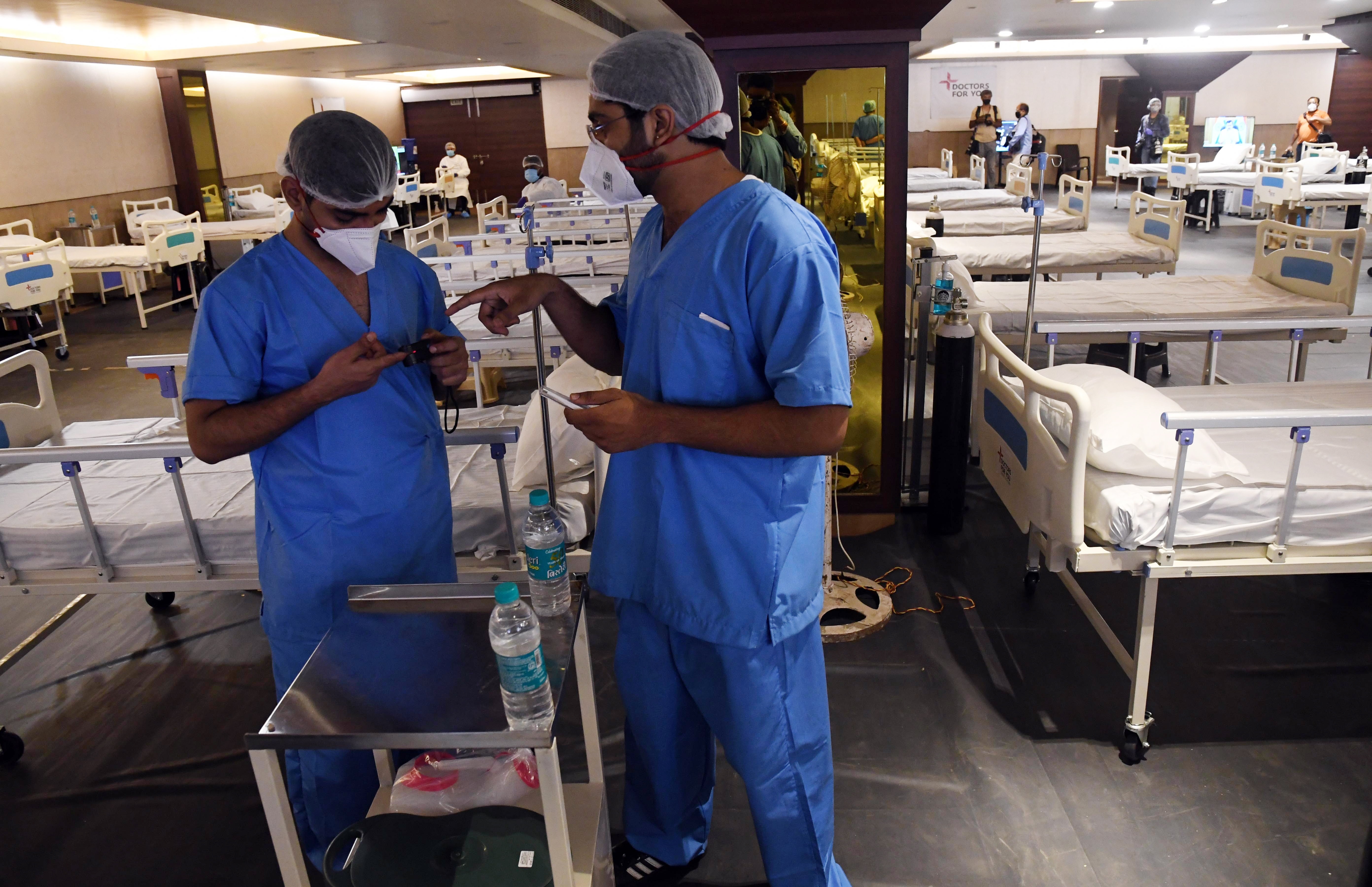 Casos globales de COVID suben a 84 millones, sin un gran repunte postnavideño