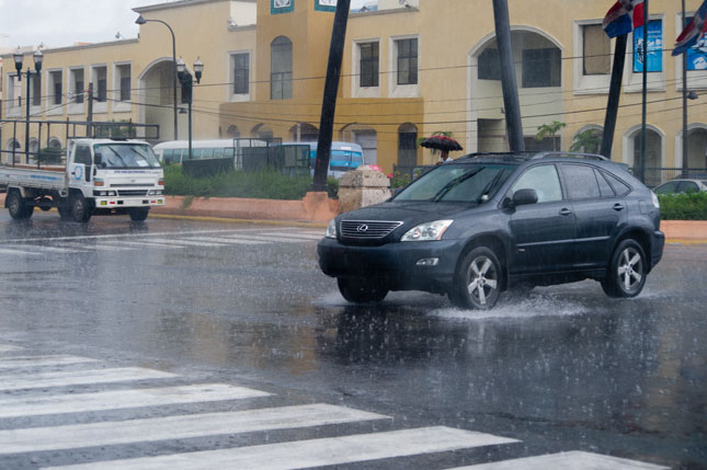 Onamet pronostica lluvias en varias localidades del país por onda tropical