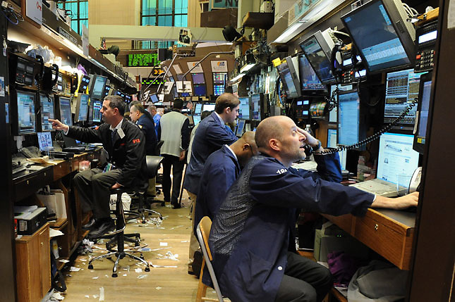 Wall Street abre rojo y el Dow baja un 1,09 % tras el récord de la víspera