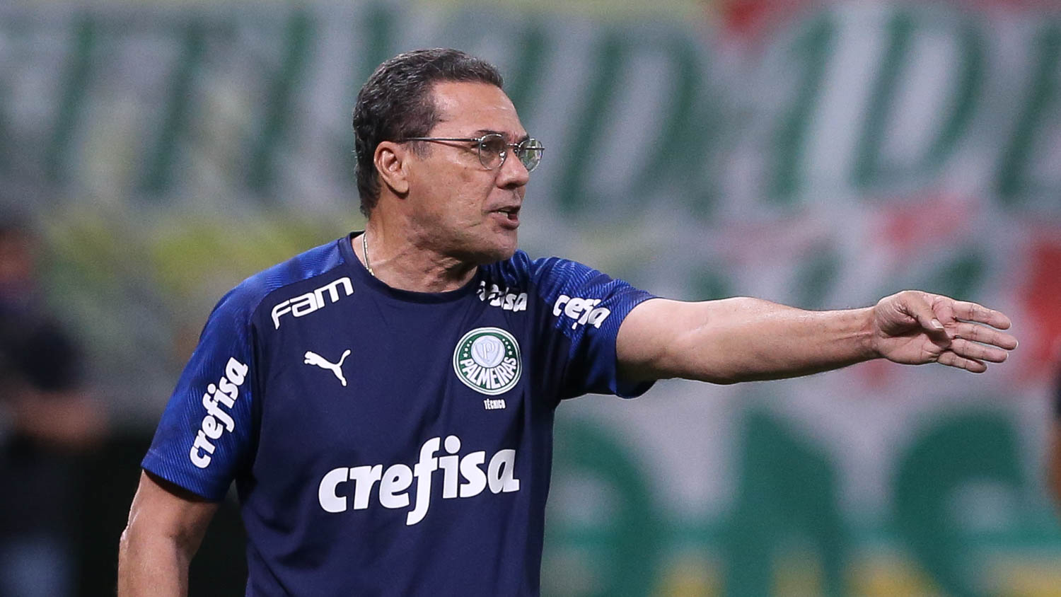 Palmeiras destituye mal a DT Luxemburgo por malos resultados