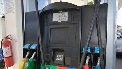 Bajan los precios de todos los combustibles