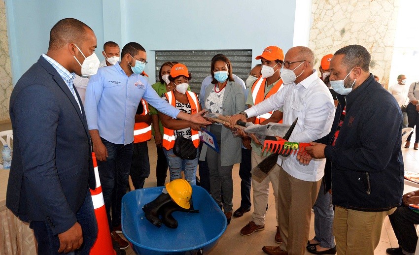 Generan 400 empleos directos en El Seibo con programa “Peón Caminero”