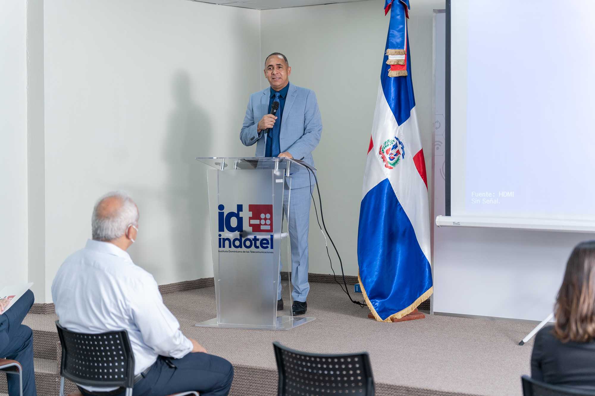 Indotel lleva a cabo I Encuentro virtual con las prestadoras de servicios de telefonía e internet