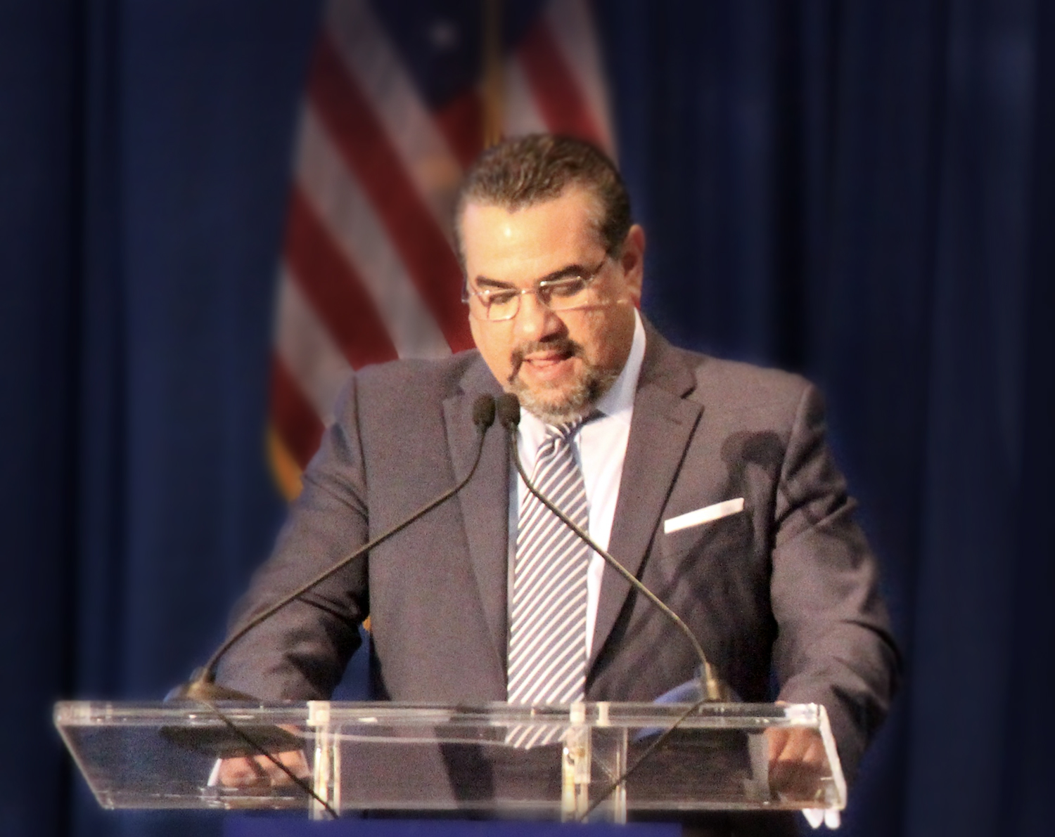 Trump laceró la democracia, afirma Rodolfo R. Pou