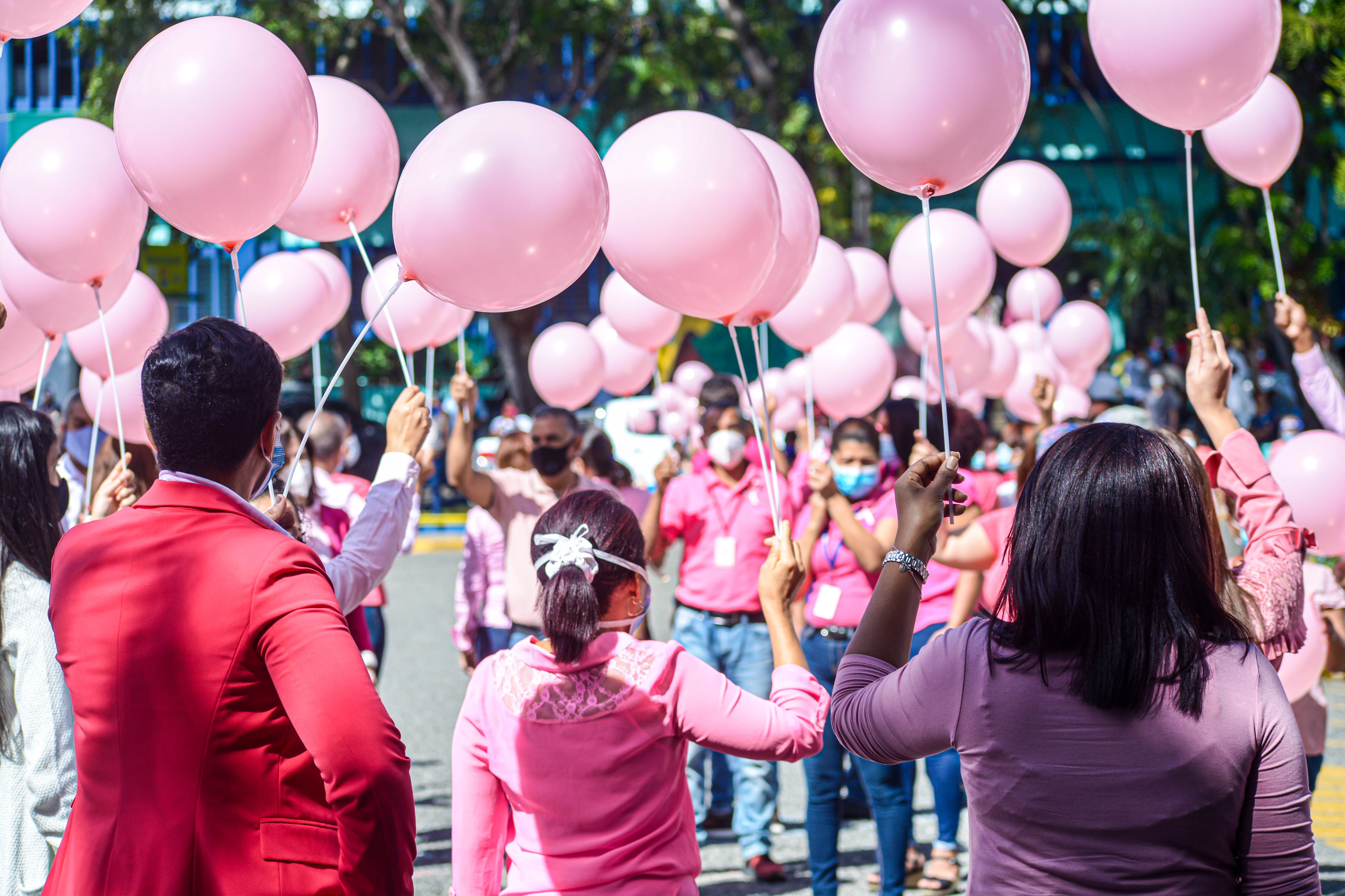 Octubre busca, con rosada luz, la detección temprana del cáncer de mama