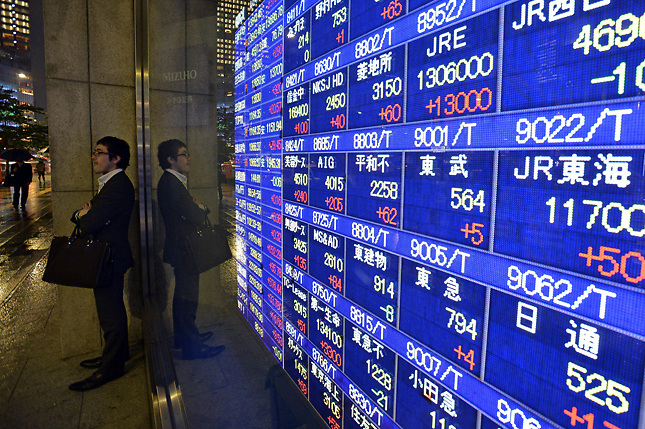 La Bolsa de Tokio cierra plana por el repunte de contagios en Japón