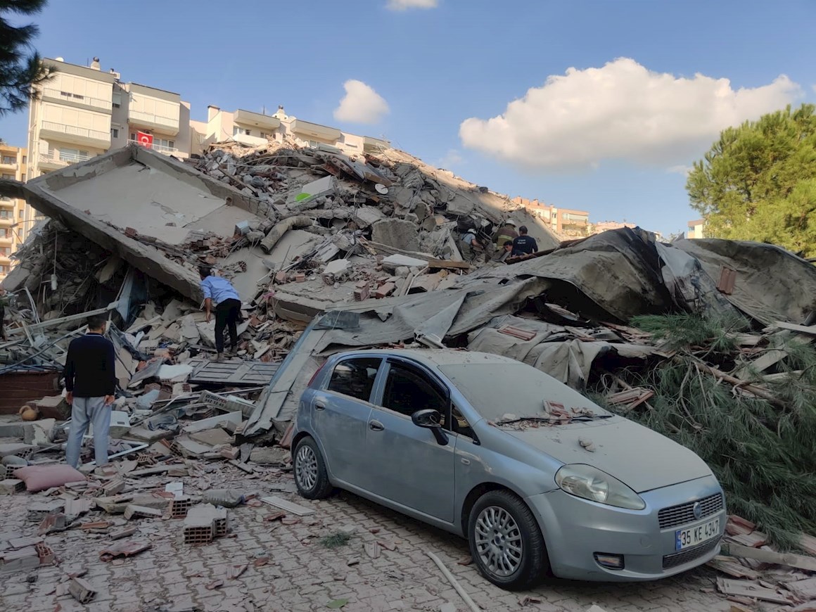 Un fuerte terremoto sacude Grecia y Turquía