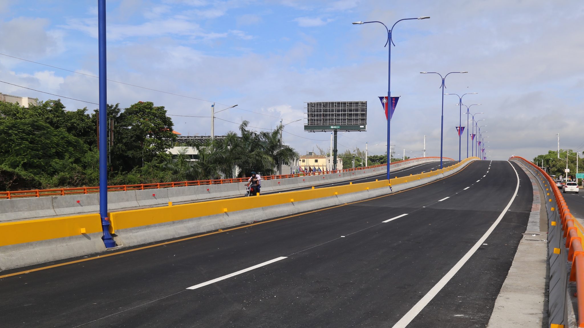 Un muerto y otro herido en accidente en autopista Las Américas