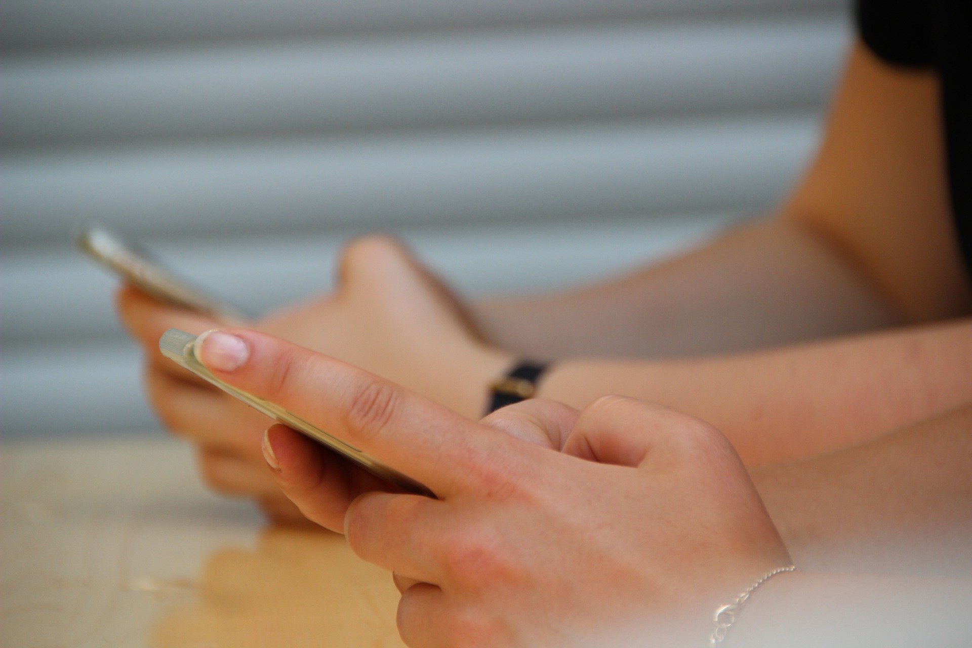 ¿Te pasas 'pegado' a tu smartphone o a tu lap? Puedes estar afectando al planeta