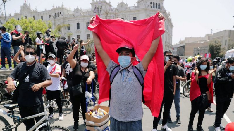Renuncia Manuel Merino: las imágenes de la marcha nacional que culminó con la salida del presidente