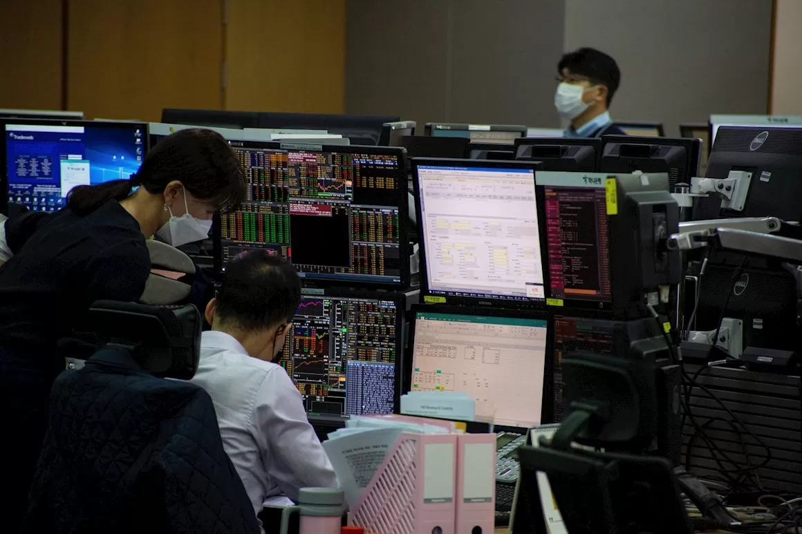 Inversores foráneos e institucionales apuestan por vender y Seúl cae un 0,9 %