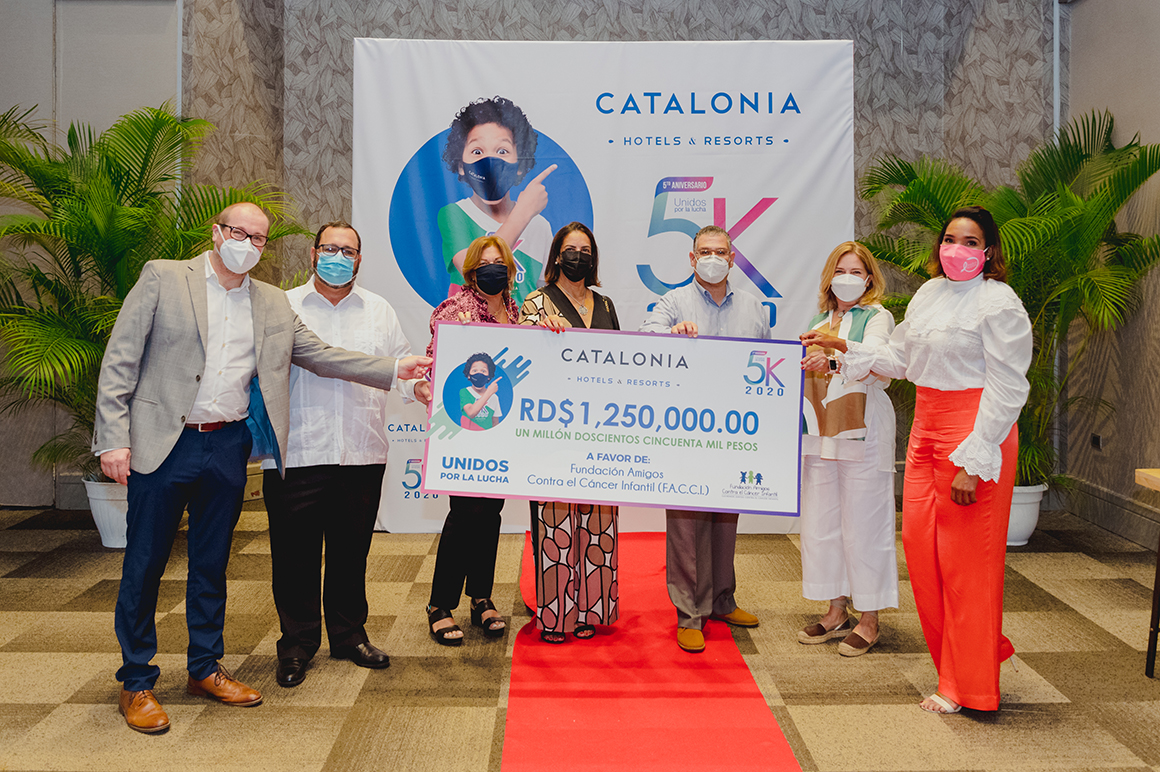 Catalonia Hotels entrega fondos recaudados en carrera contra el cáncer infantil