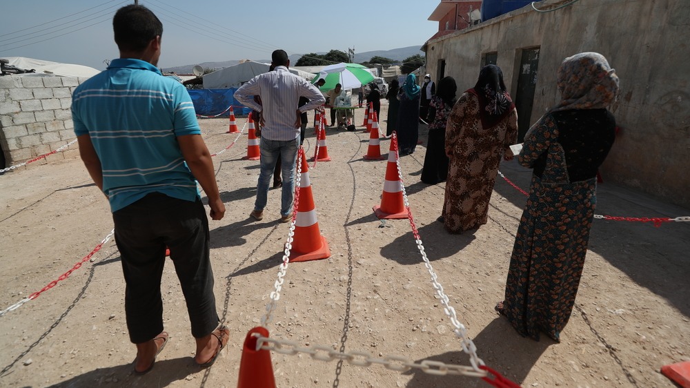 Desplazados por la guerra en Siria temen más a morir de hambre que al COVID-19