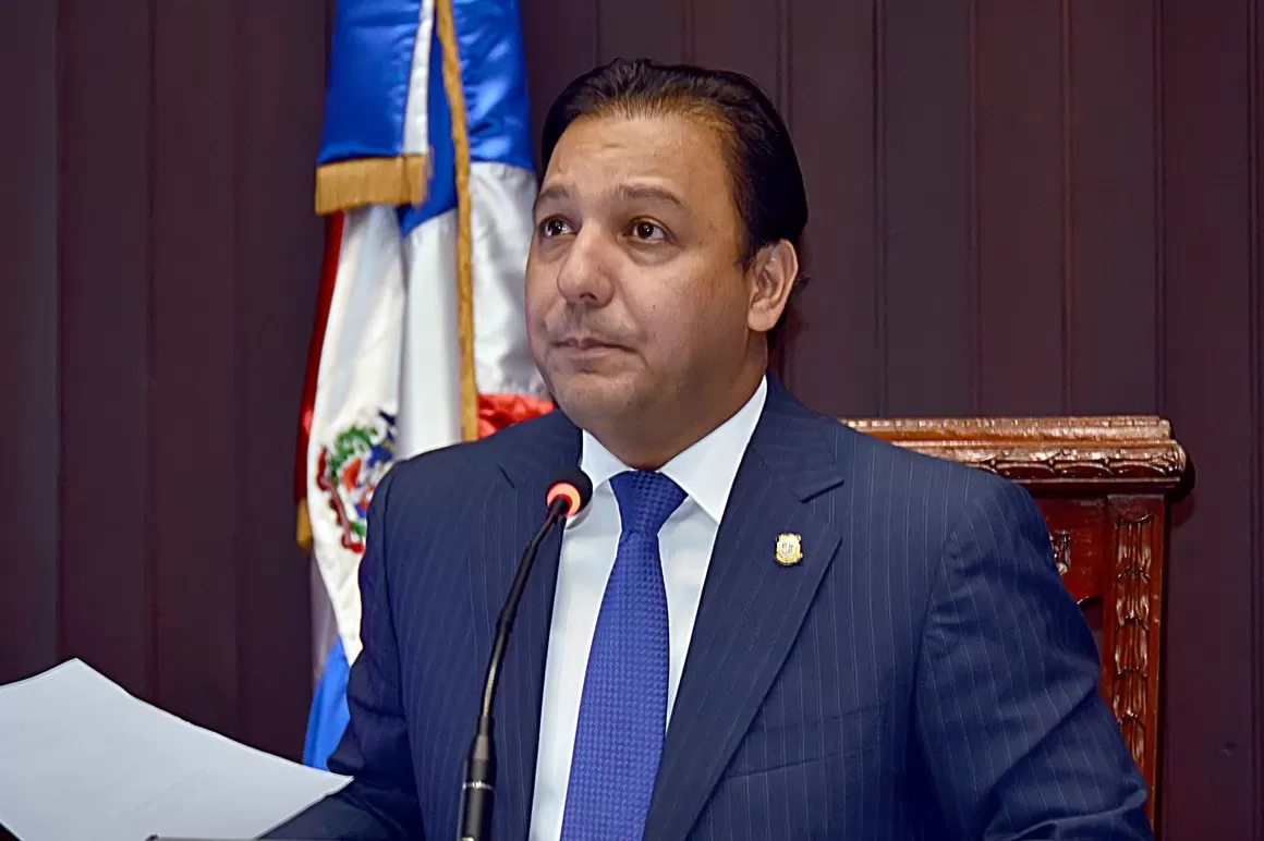 Abel Martínez se querella contra fiscales que allanaron su oficina política