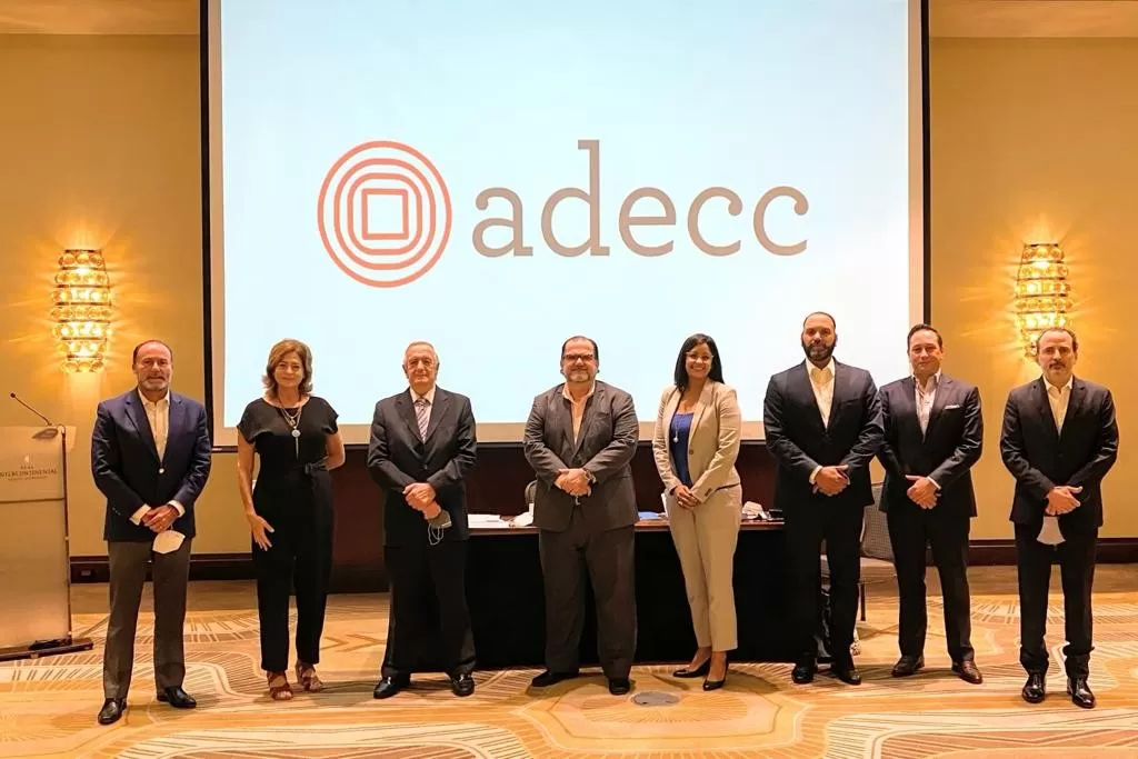 ADECC juramenta Directiva 2021-2022
