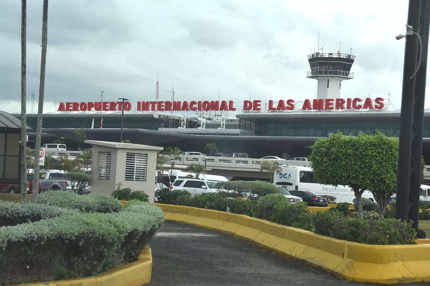Vuelos de salida en aeropuerto Peña Gómez sufrirán retrasos por 