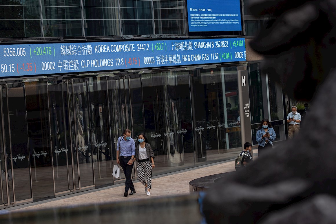 Las tecnológicas arrastran al Hang Seng, que cae un 0,13 %