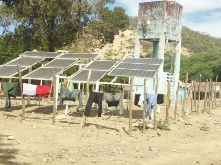 En Vuelta Grande de Tamayo viven sin agua, luz eléctrica, ni servicios de salud