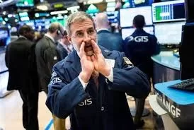 Wall Street cierra mixto, con el Dow Jones en rojo y récord en el Nasdaq
