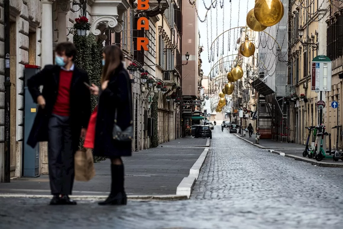 Italia registra 459 muertos y 19.037 nuevos casos en una Navidad confinada