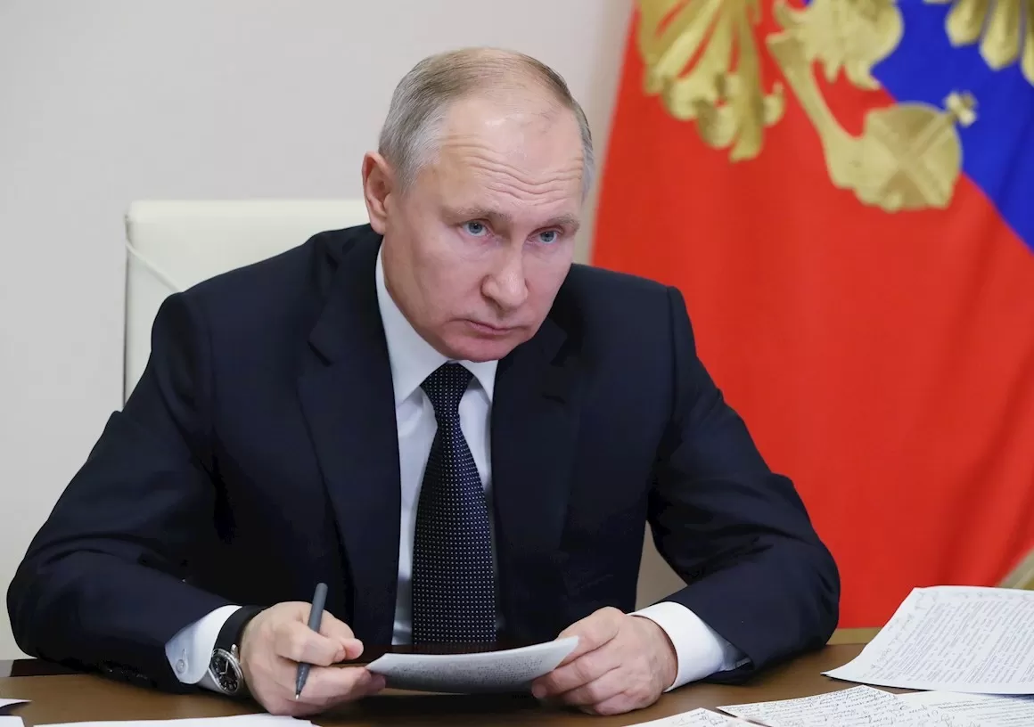 Putin no se vacuna y la mitad de los rusos también se niega, según sondeos