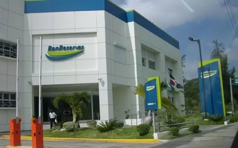 BanReservas entre bancos cuya calificación fue modificada por Moody’s