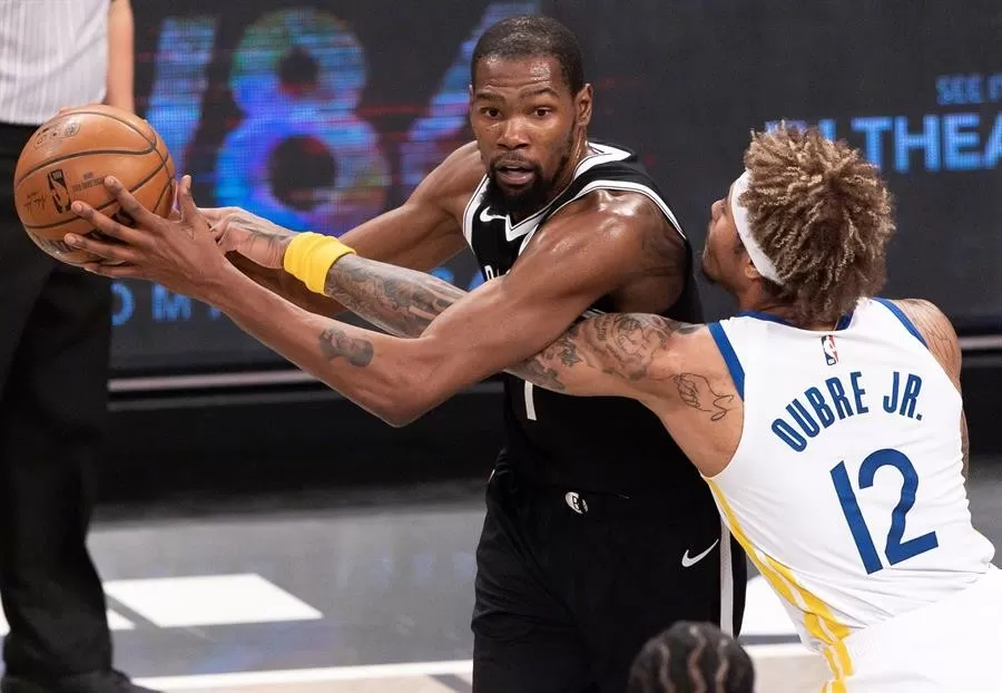 Irving y Durant se exhiben ante Warriors y Clippers mejores que Lakers