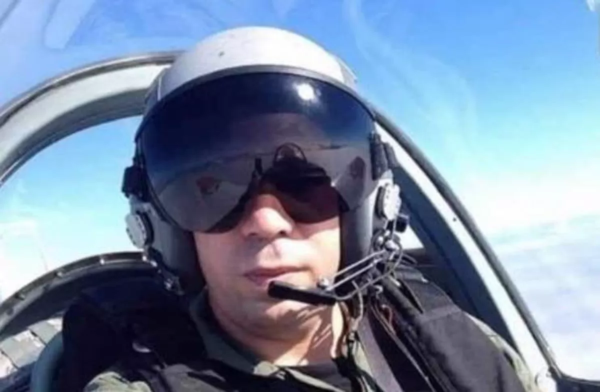 Agentes de la Policía ultiman piloto de la Fuerza Aérea en Mao
