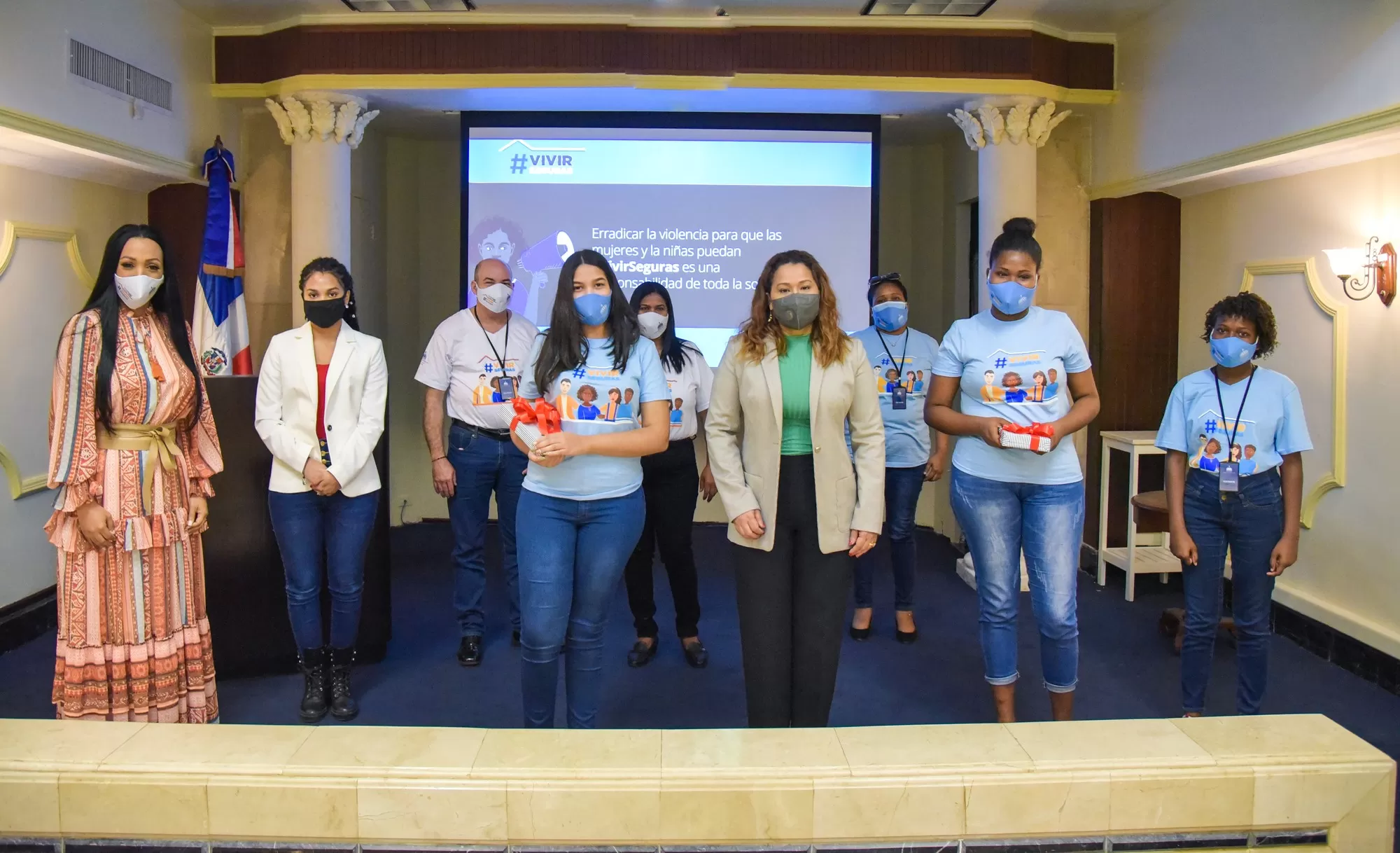 Ministerio de la Mujer premia ganadoras del concurso Vivir Seguras