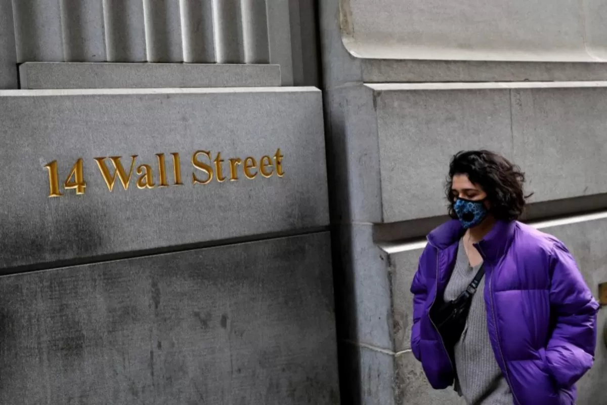 Wall Street abre en rojo y el Dow Jones cae un 1,39 % por la variante delta