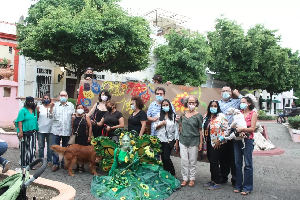 Residentes de la Ciudad Colonial fomentan conciencia ambiental con siembra de árboles