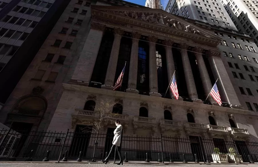 Wall Street cierra mixto