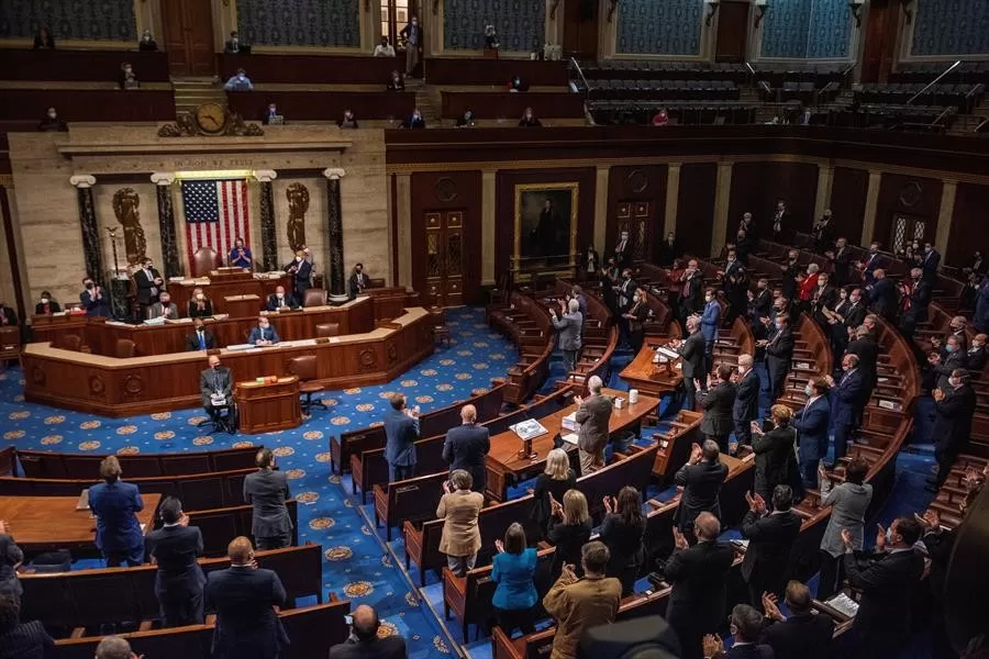 Senado de EEUU rechaza última objeción al triunfo de Biden