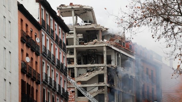 Madrid: una fuerte explosión en un edificio sacude el centro de la capital de España