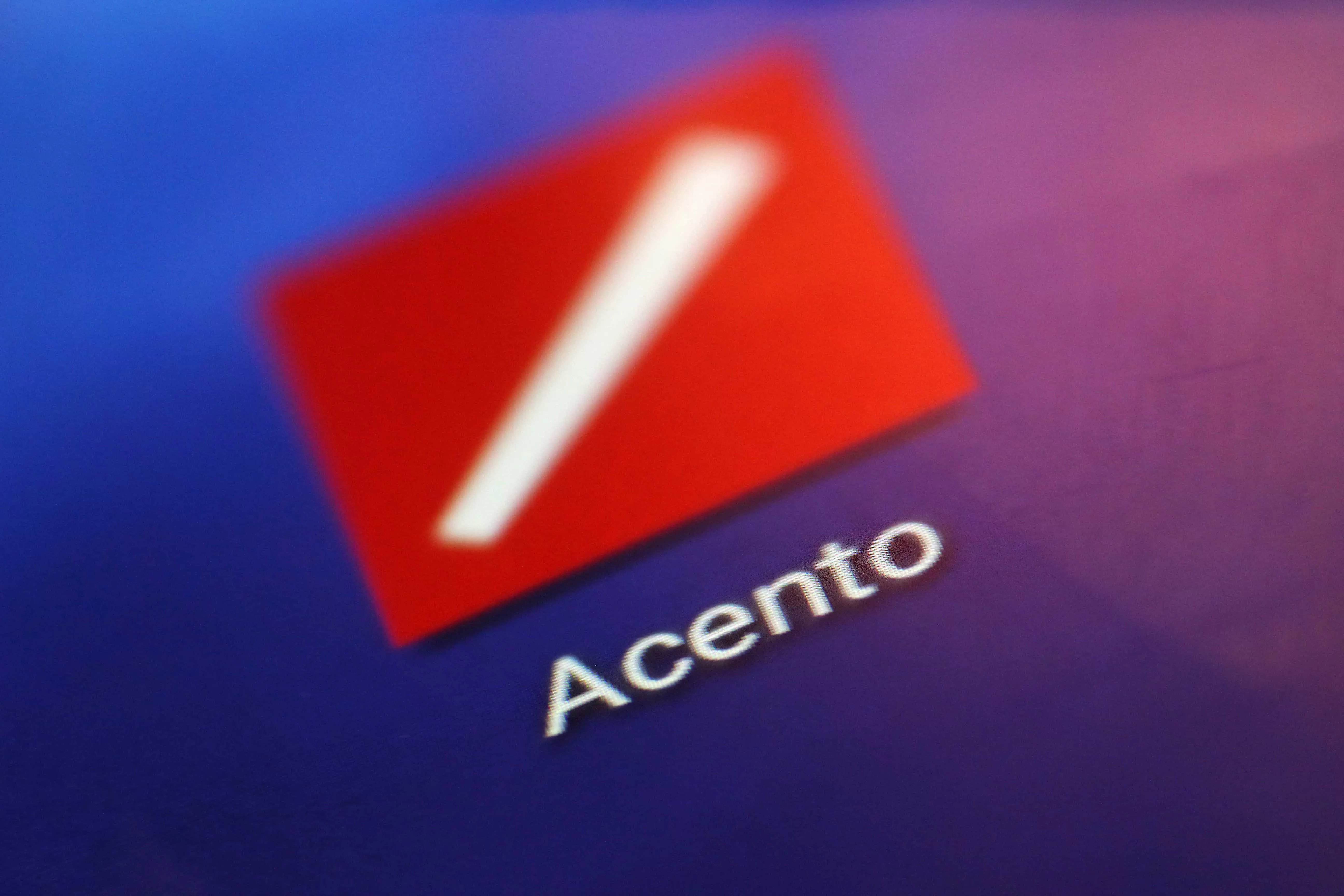 Felicitan a Acento.com.do por duodécimo aniversario