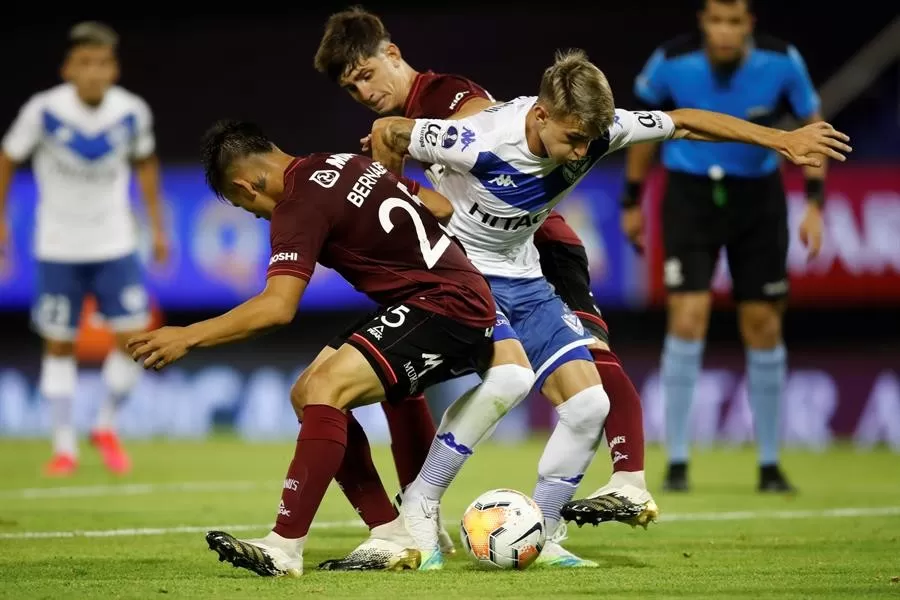 Un cuarentón acerca a Lanús a la final